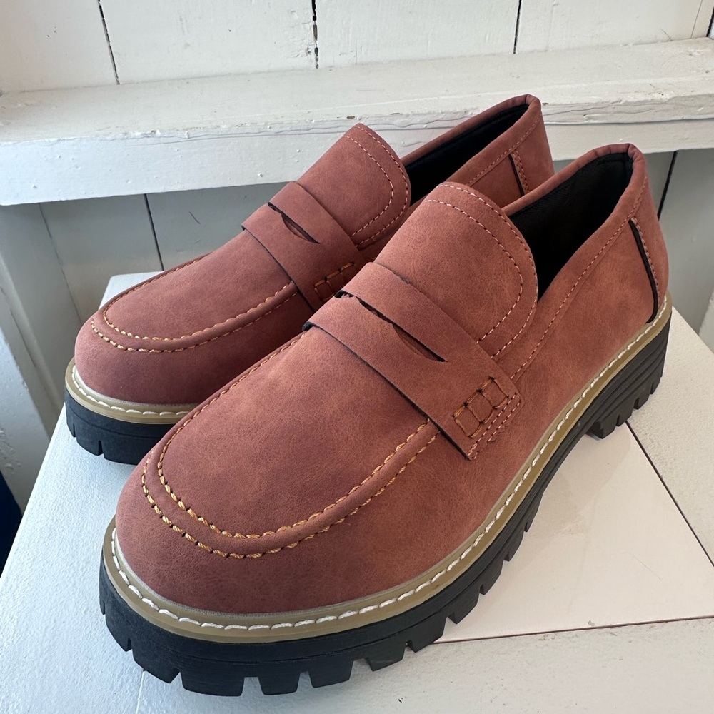 New Penny Loafers Faux Brown Suede Chunky Heels Women’s Size 40 Size 9 - Picture 8 of 8